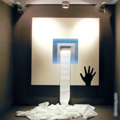 Display for toilet roll holder